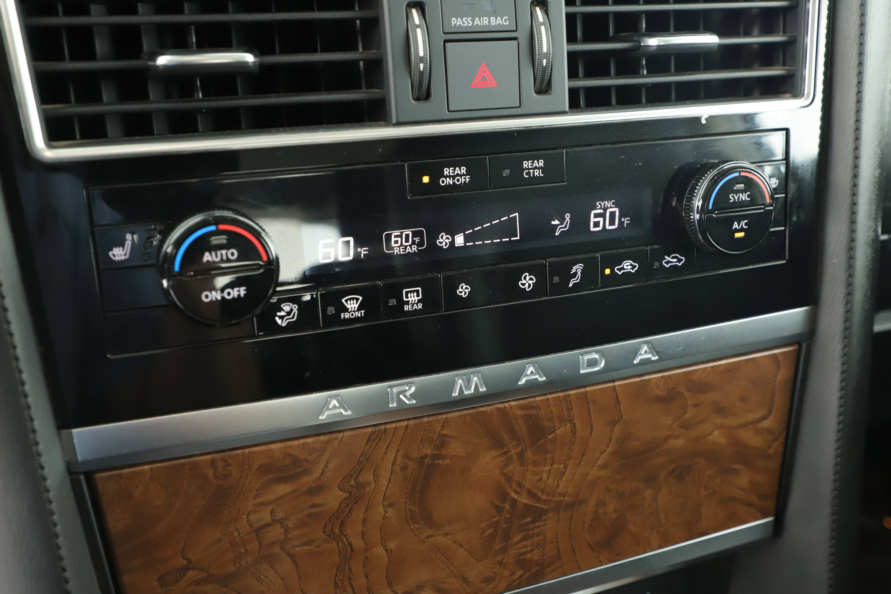 Used 2024 Nissan Armada SL w/ Captain's Chairs Package image 15