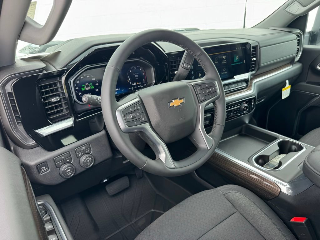 Used 2026 Chevrolet Silverado 3500 LT w/ Convenience Package AWD/4WD image 3