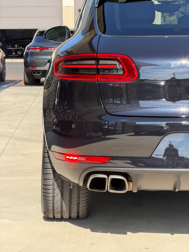 Used 2016 Porsche Macan Turbo AWD/4WD image 14