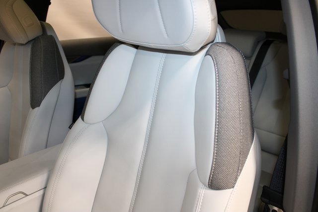 New 2025 Cadillac Optiq Sport 1 w/ LPO, ONYX Package image 8