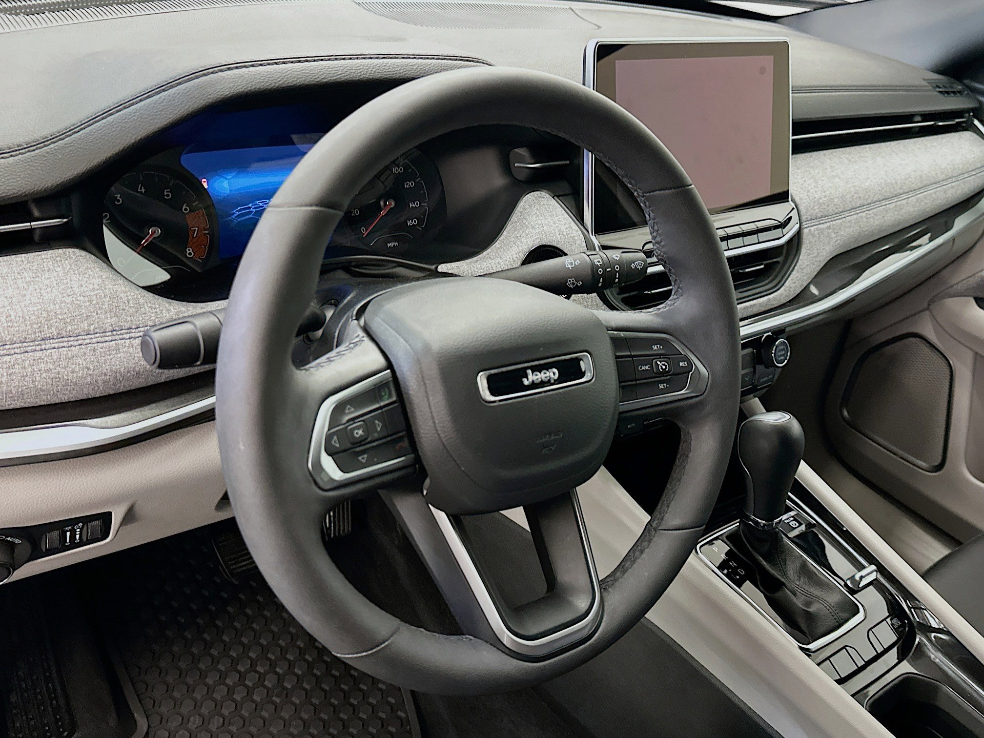 Used 2024 Jeep Compass Latitude w/ Convenience Group image 18