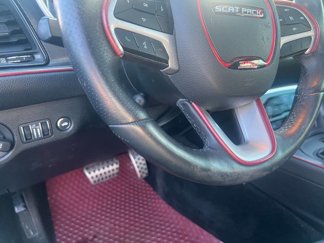 Used 2018 Dodge Challenger R/T Scat Pack w/ Leather Interior Group image 22