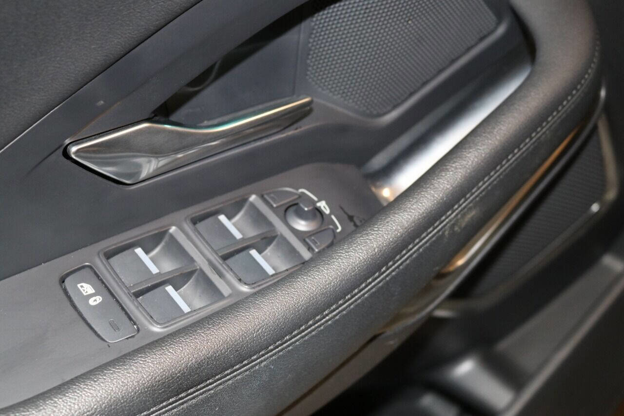 Used 2020 Jaguar E-PACE SE image 56