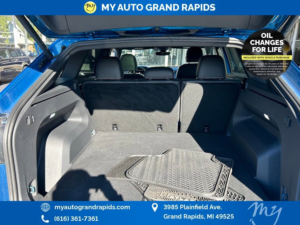 Used 2024 Volkswagen Atlas Cross Sport SEL R-Line image 19