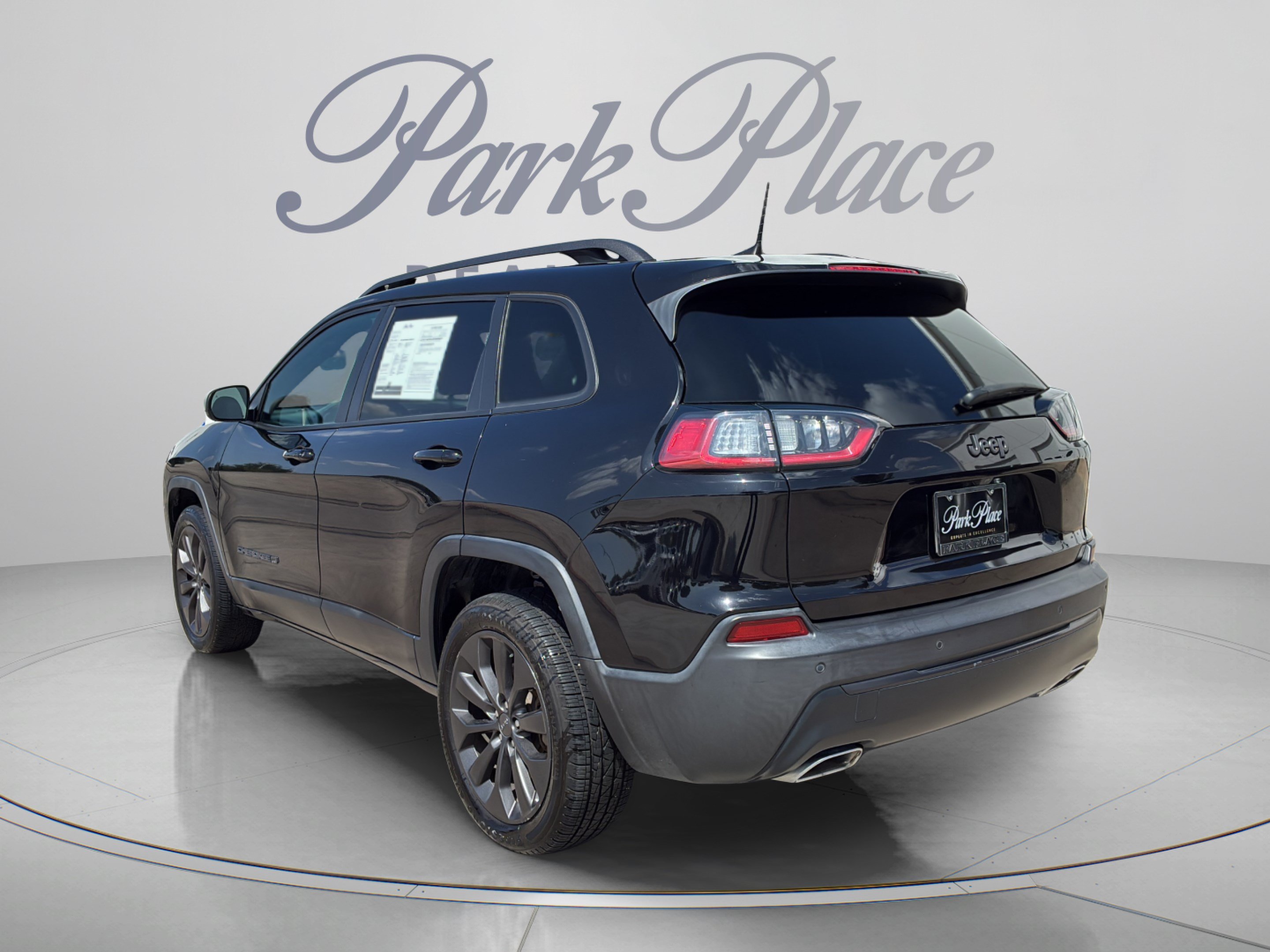 Used 2021 Jeep Cherokee Latitude Lux 80th Anniv w/ Quick Order Package 26U 80TH FWD image 3