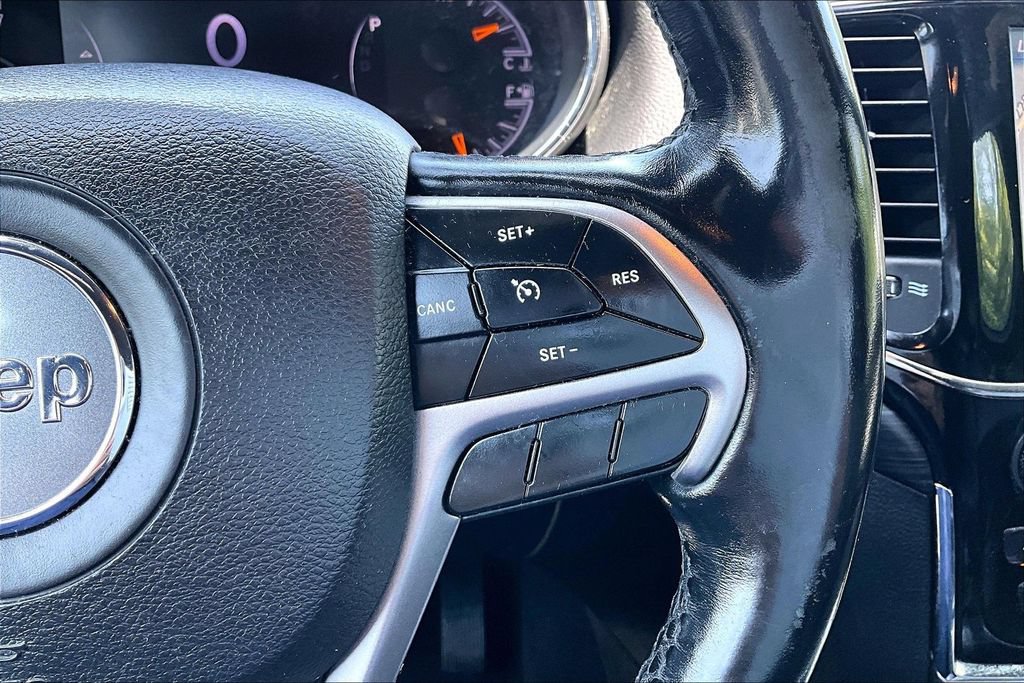 Used 2020 Jeep Grand Cherokee Altitude AWD/4WD image 12