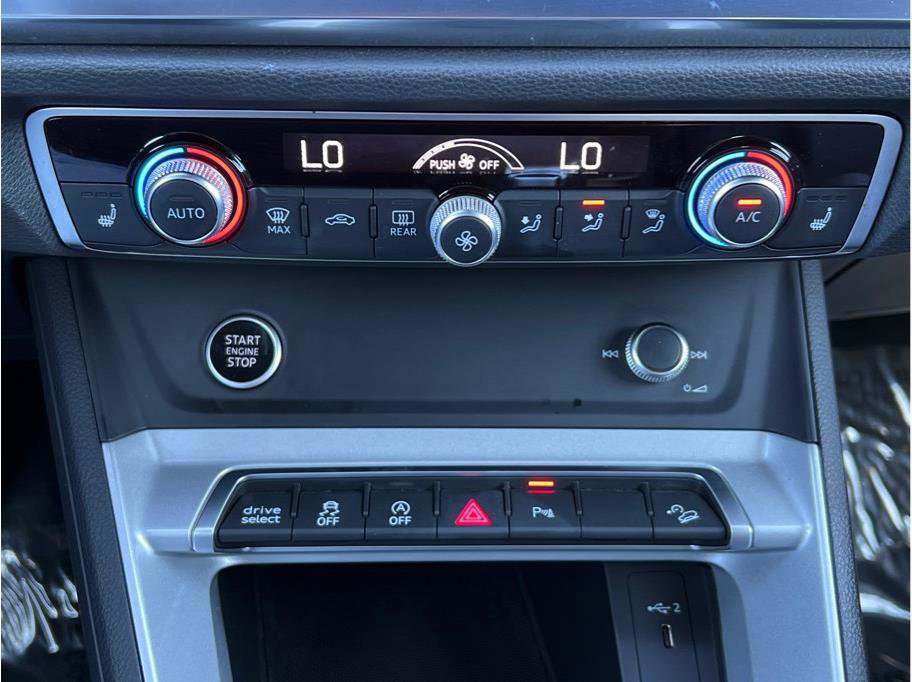 Used 2023 Audi Q3 2.0T Premium image 16