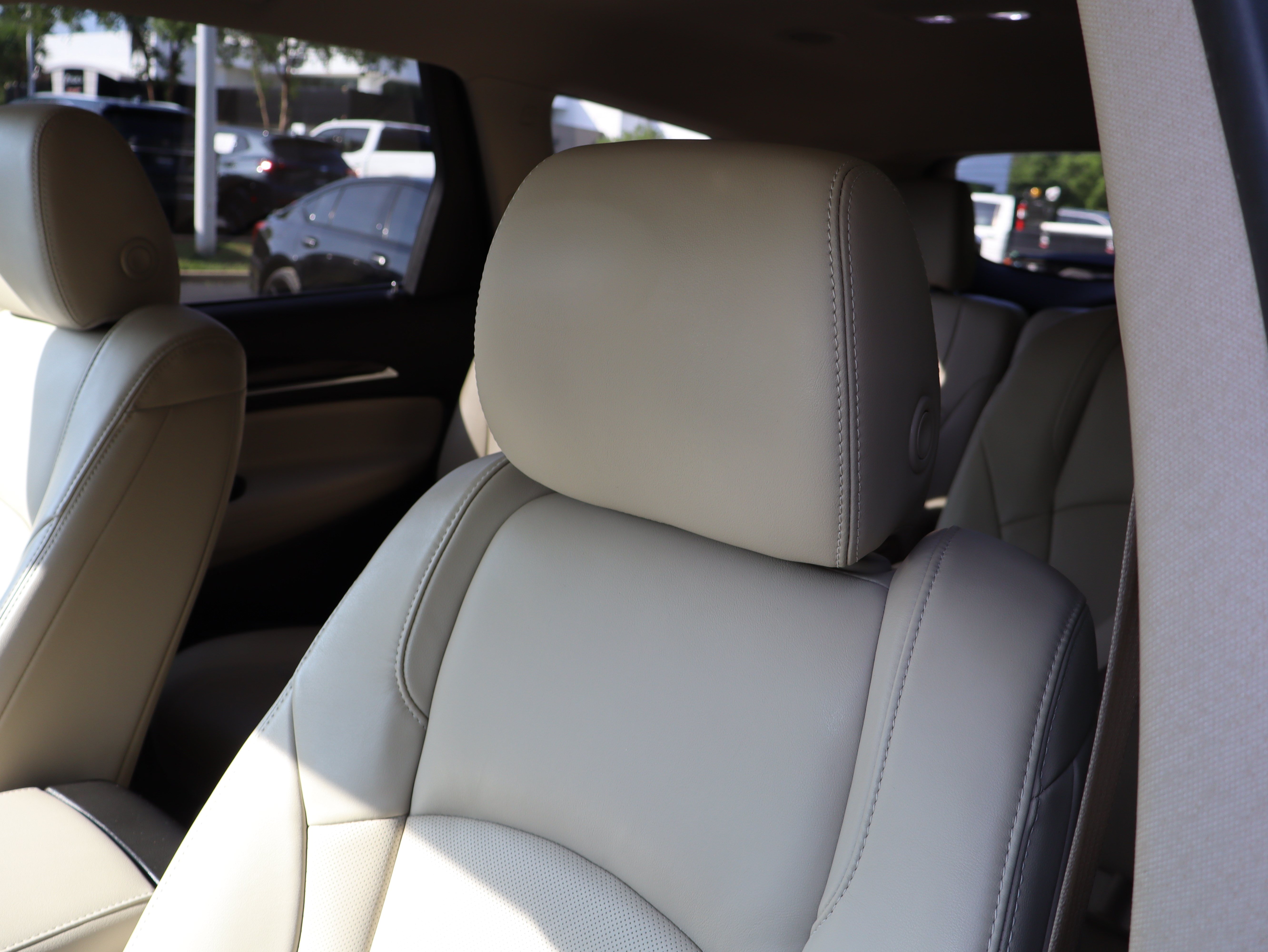 Used 2020 Buick Enclave Essence w/ Sound and Sites Package FWD image 44