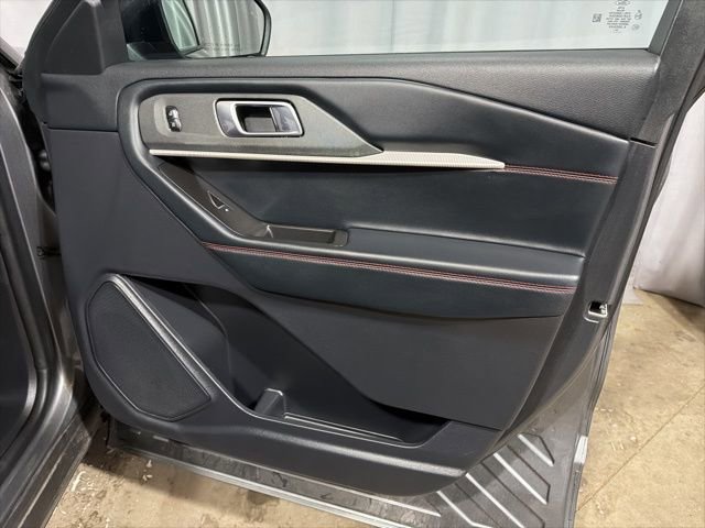Used 2025 Ford Explorer ST-Line image 15