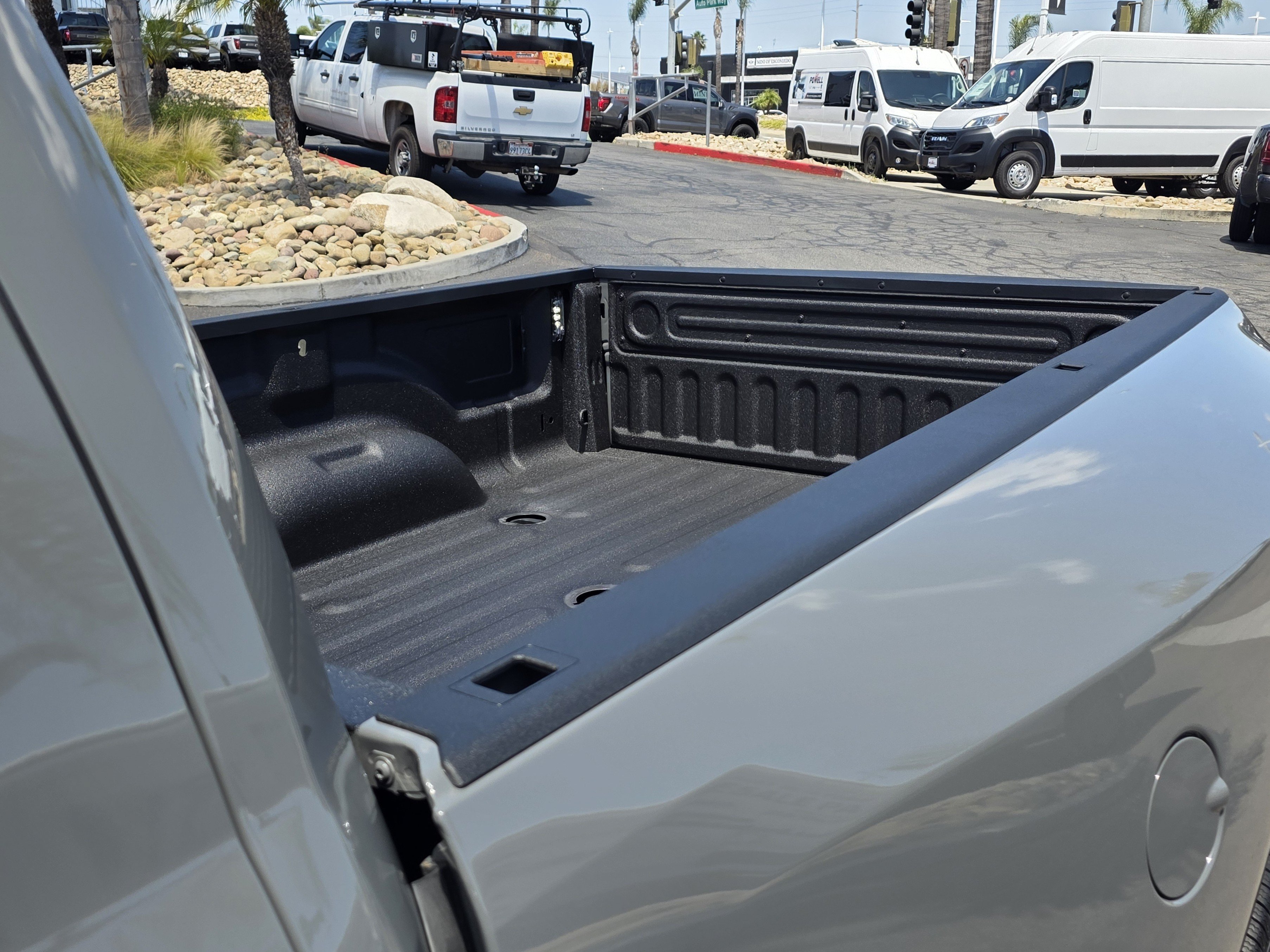 New 2026 RAM 3500 Laramie AWD/4WD image 19