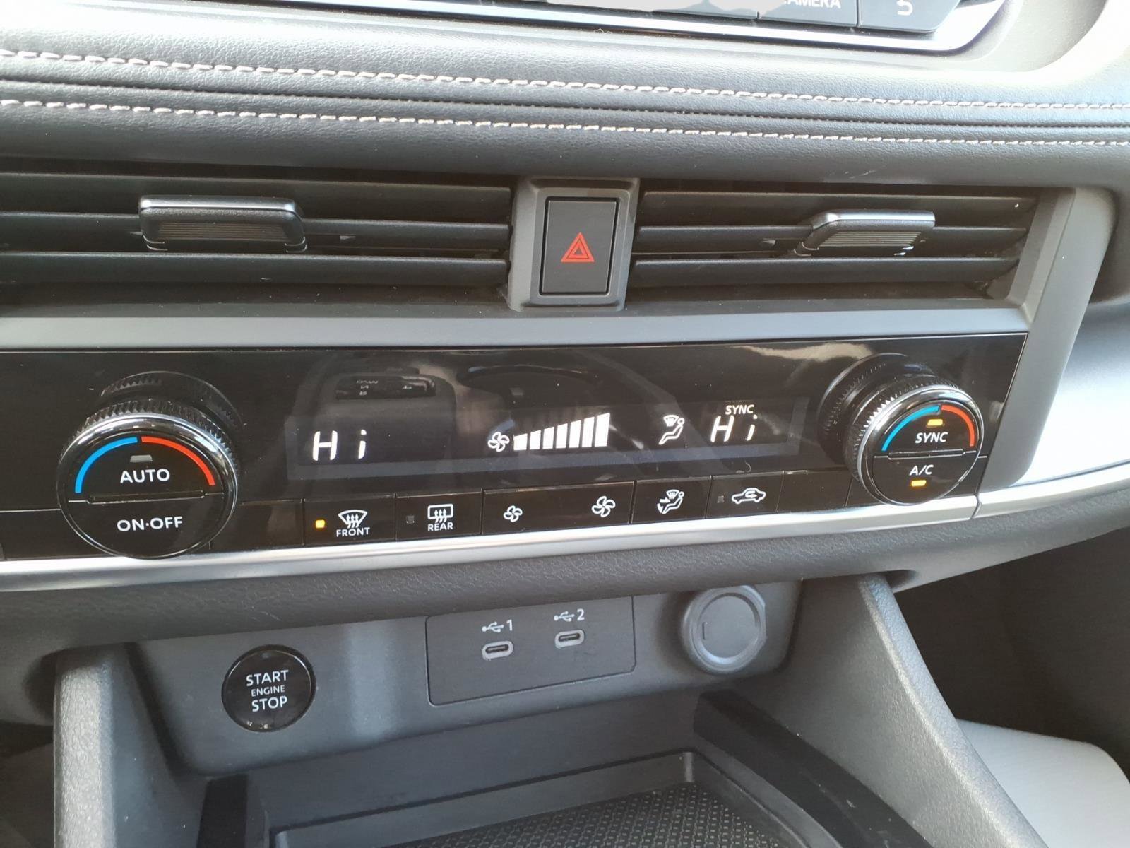 Used 2025 Nissan Rogue SV image 19