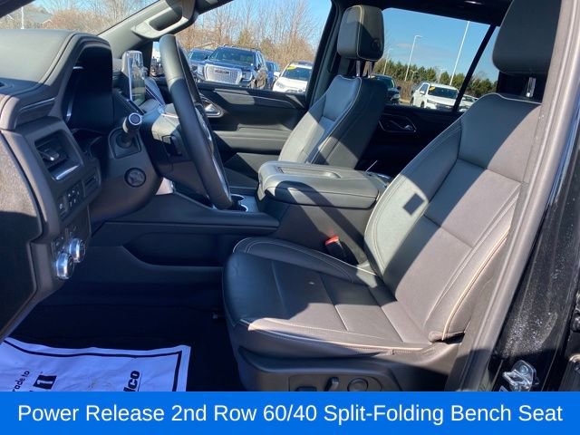 Used 2023 GMC Yukon SLT w/ SLT Premium Package image 17