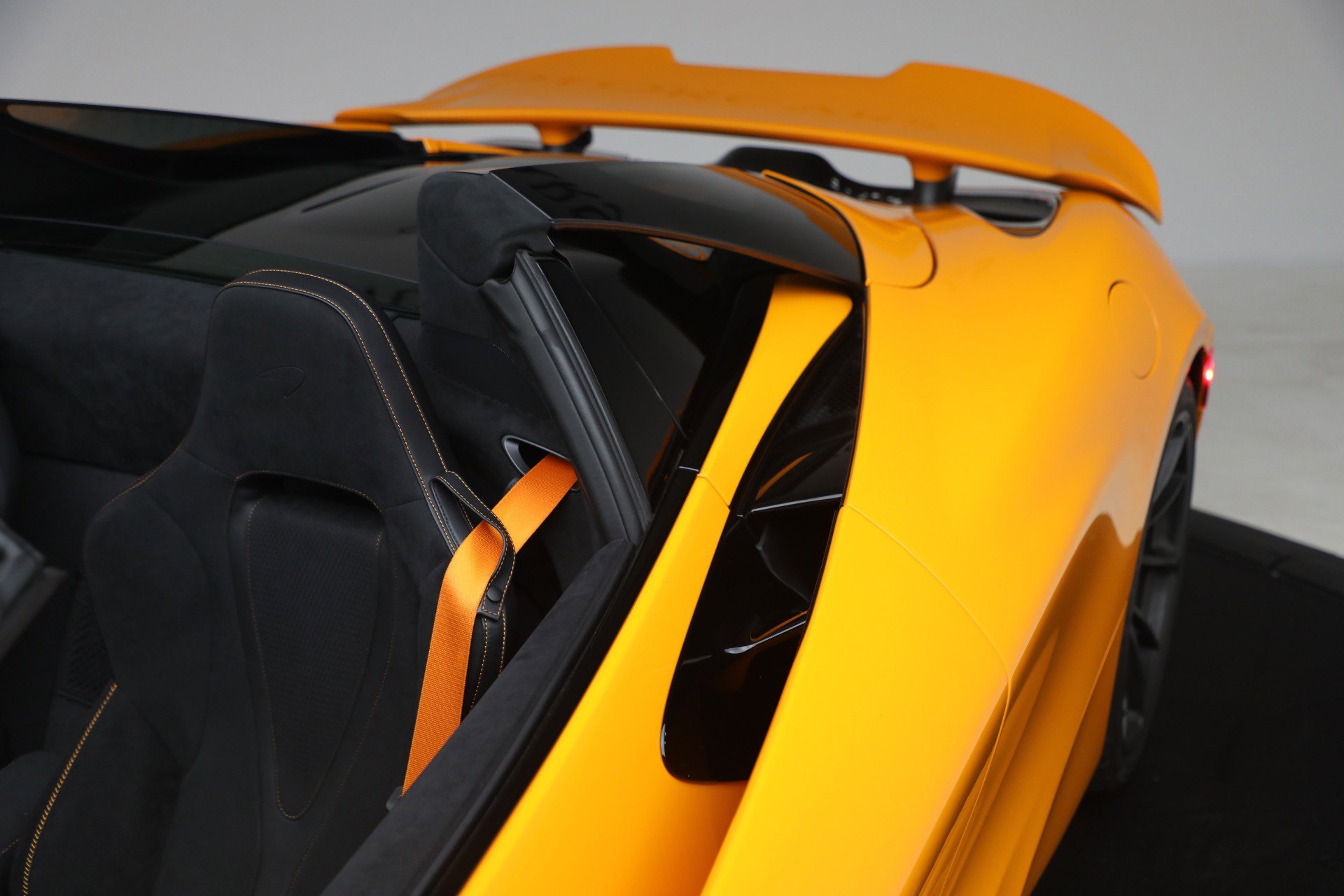 Used 2025 McLaren 750S Spider RWD image 41