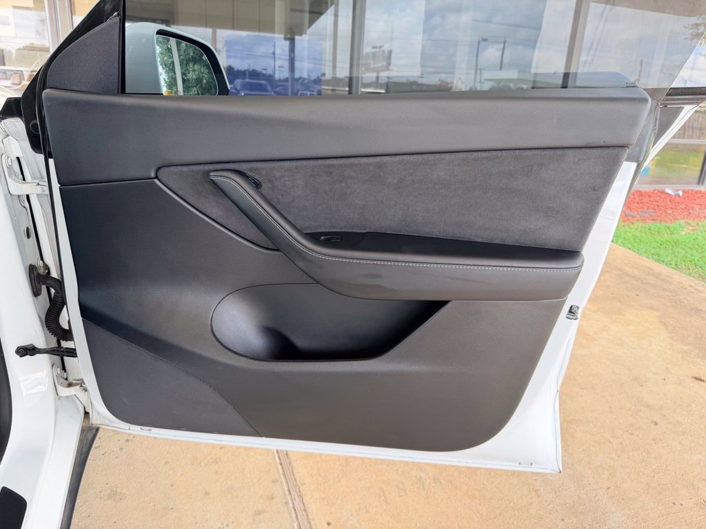 Used 2021 Tesla Model Y Long Range AWD/4WD image 34