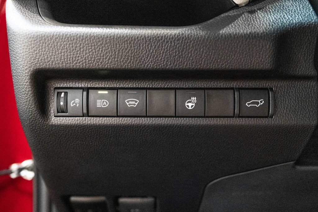 Used 2023 Toyota RAV4 XLE Premium AWD/4WD image 24