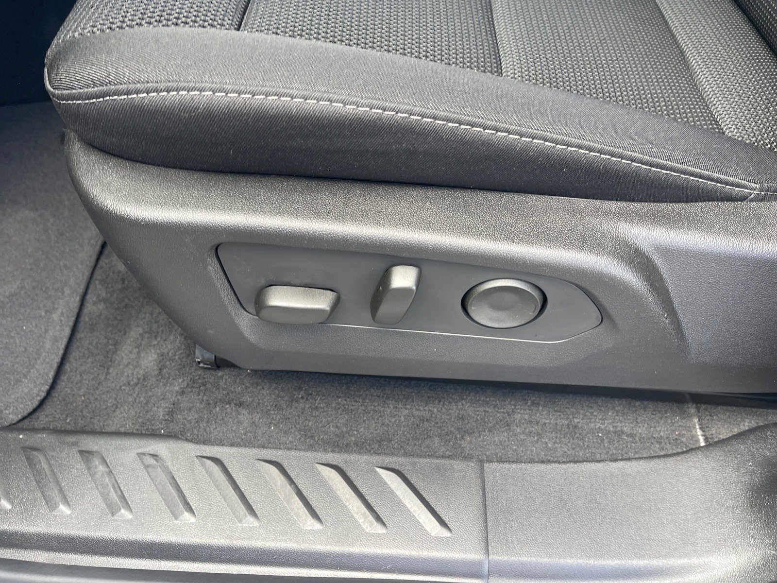 New 2026 Chevrolet Colorado LT RWD image 9