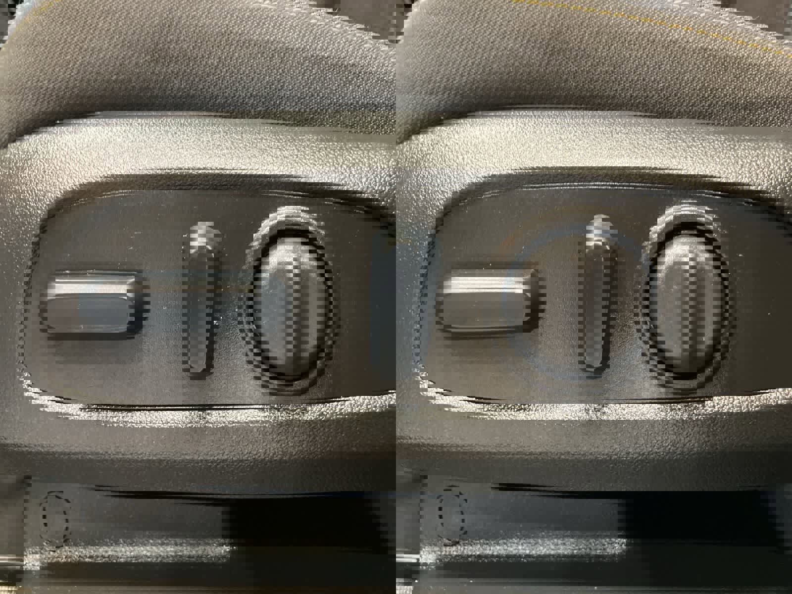 Used 2023 Chevrolet Equinox LT image 11