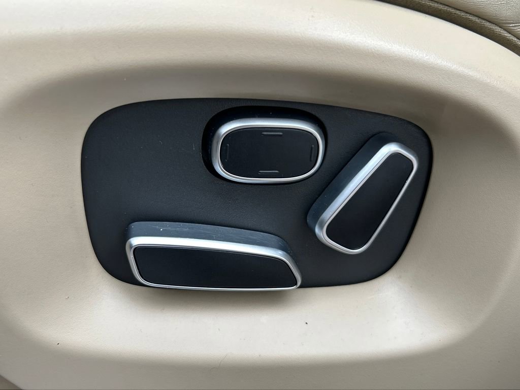 Used 2014 Land Rover Range Rover HSE image 18