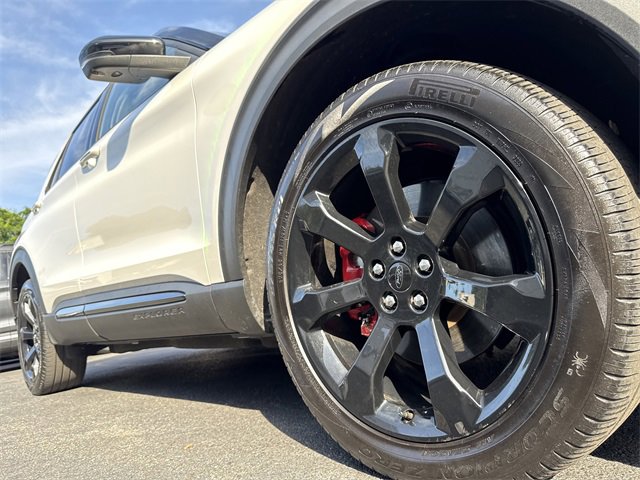 Used 2022 Ford Explorer ST w/ Equipment Group 401A image 9