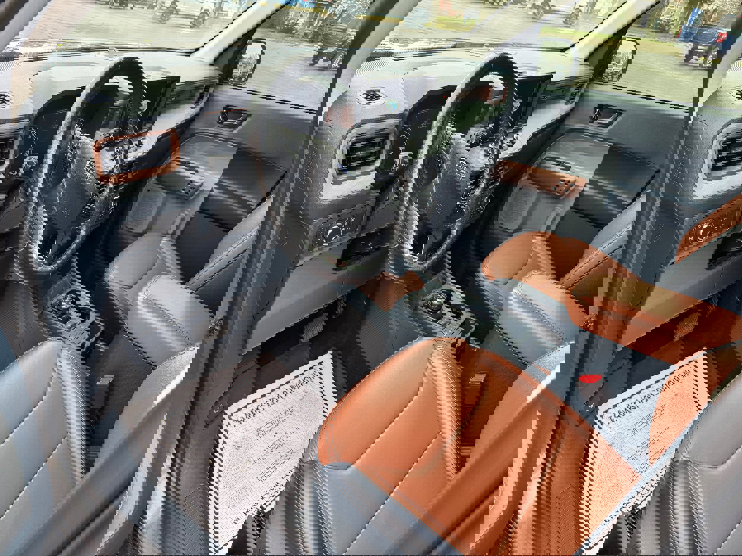 Used 2022 Ford Maverick Lariat w/ Lariat Luxury Package image 13