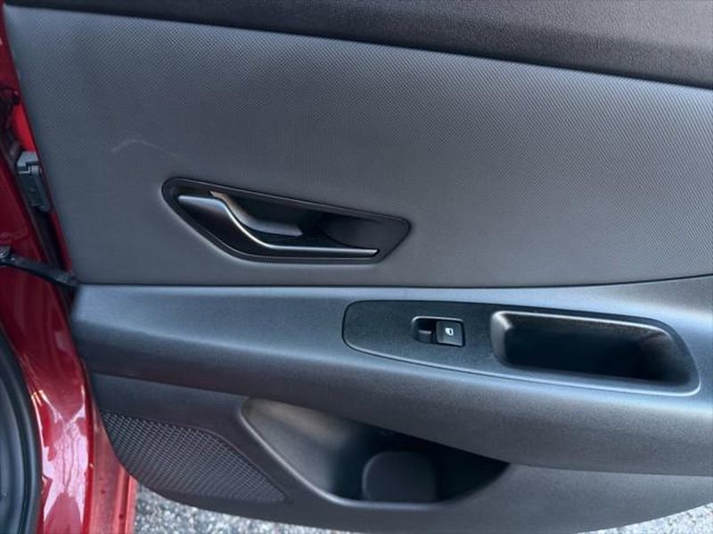 New 2025 Hyundai Elantra Sport FWD image 21