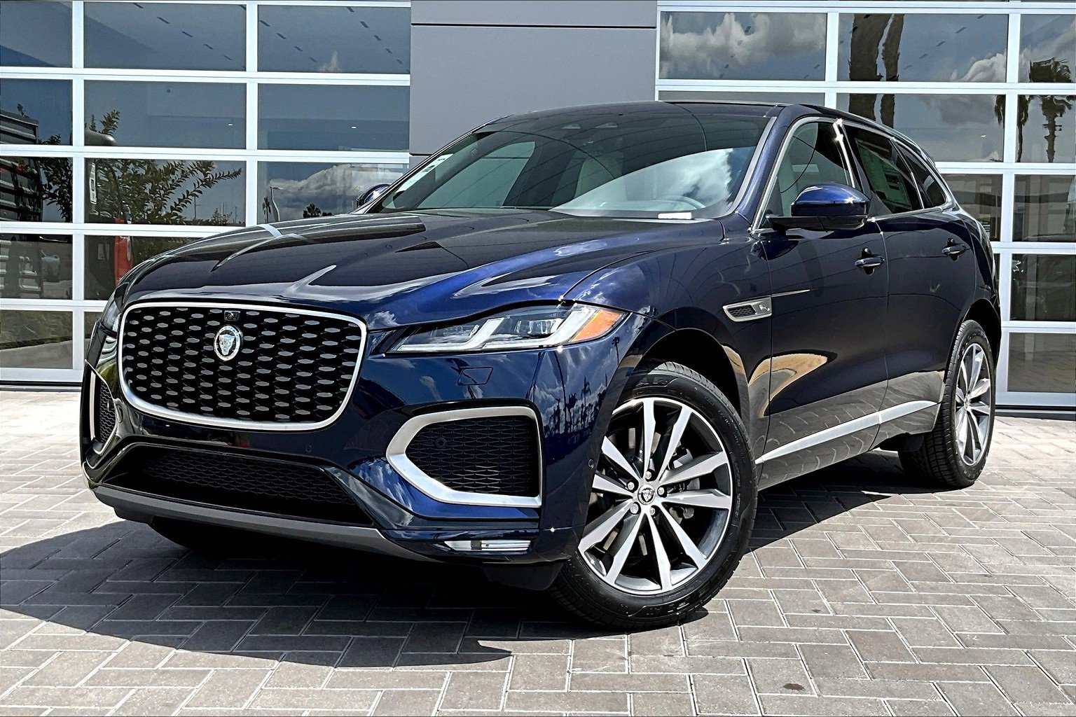 New 2026 Jaguar F-PACE R-Dynamic S image 1