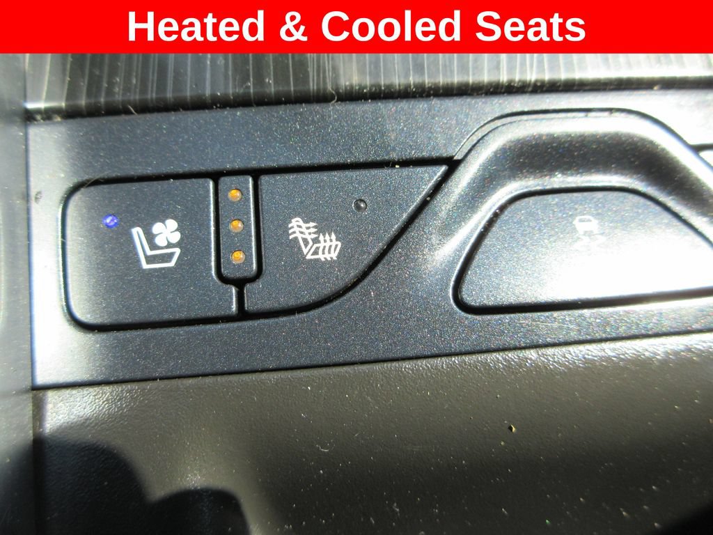 Used 2018 Chevrolet Impala Premier w/ Premier Confidence Package FWD image 17