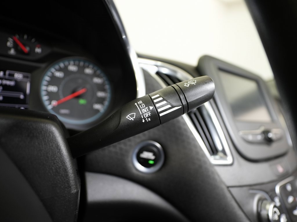 Used 2018 Chevrolet Malibu LT image 24