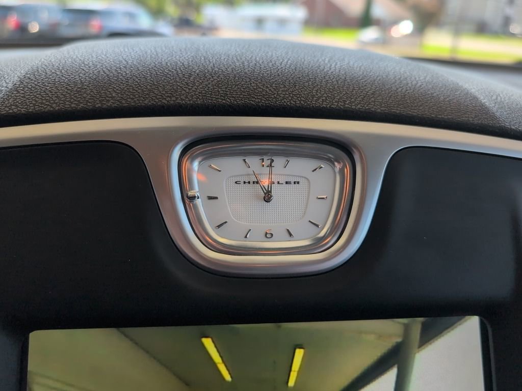 Used 2021 Chrysler 300 Touring L AWD/4WD image 21
