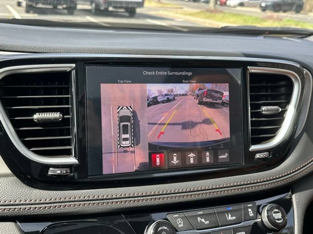 New 2026 Chrysler Pacifica Pinnacle w/ Trailer Tow Group FWD image 26