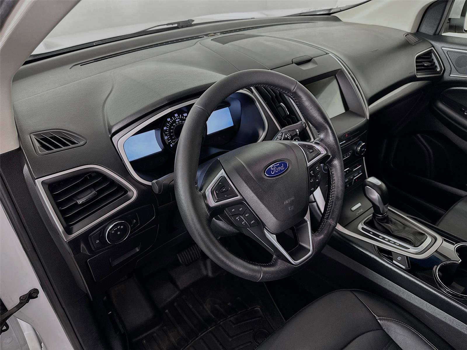 Used 2017 Ford Edge SEL w/ Equipment Group 201A image 22