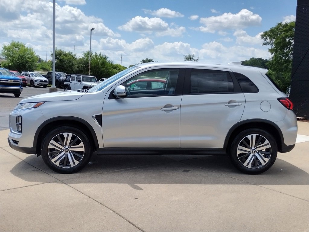 New 2025 Mitsubishi Outlander Sport SE image 18