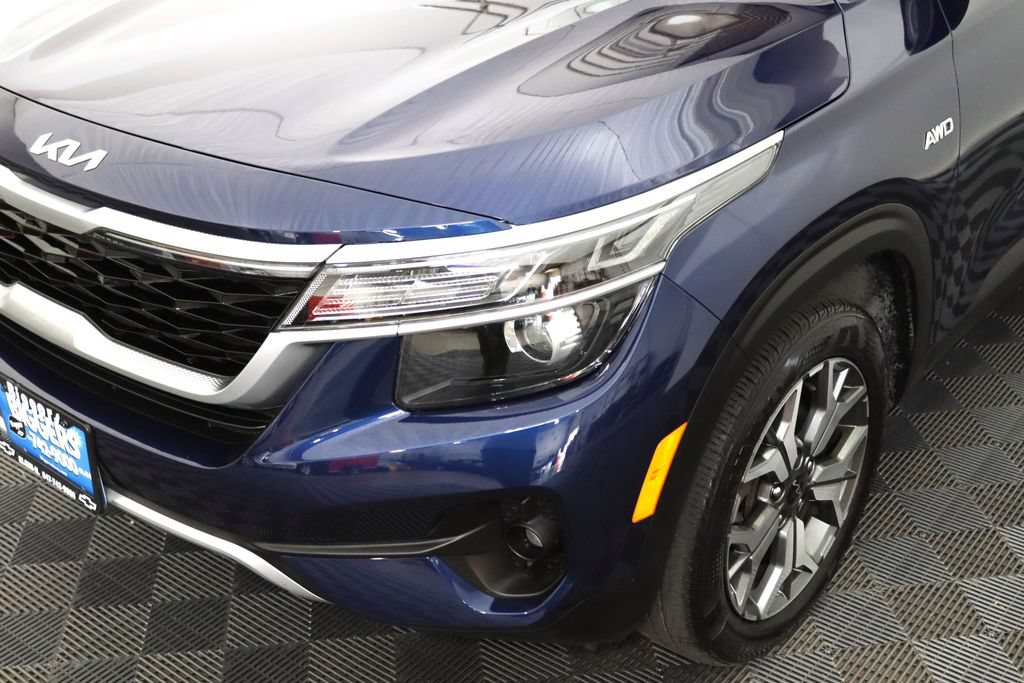 Used 2023 Kia Seltos EX AWD/4WD image 8