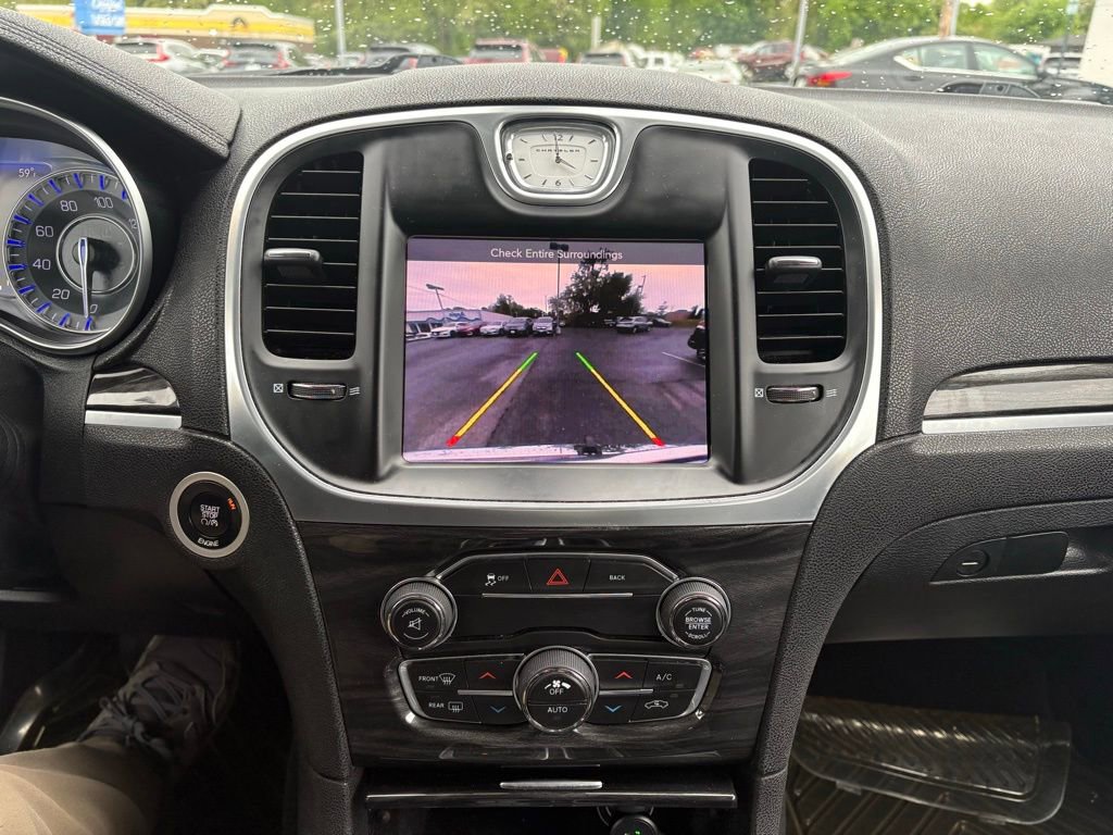 Used 2016 Chrysler 300 Limited RWD image 9