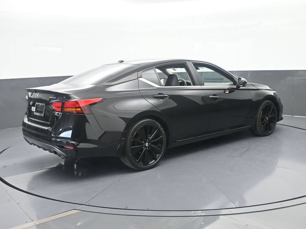 Used 2022 Nissan Altima 2.5 SR w/ Midnight Edition Package FWD image 6
