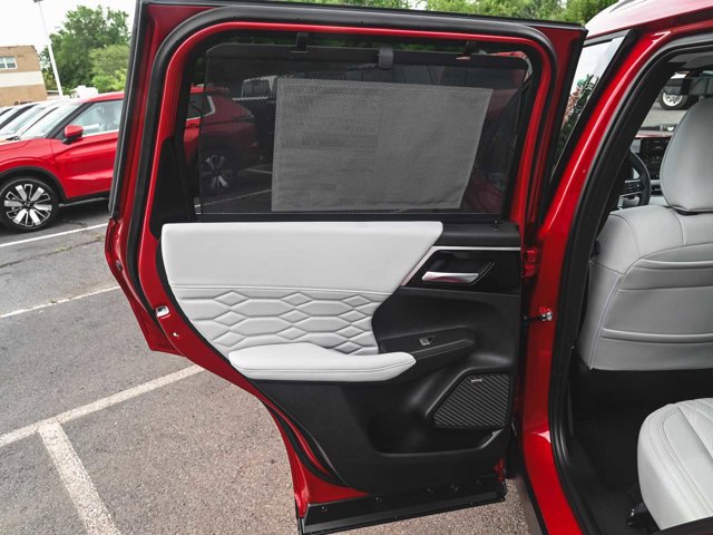 New 2025 Mitsubishi Outlander SEL image 12