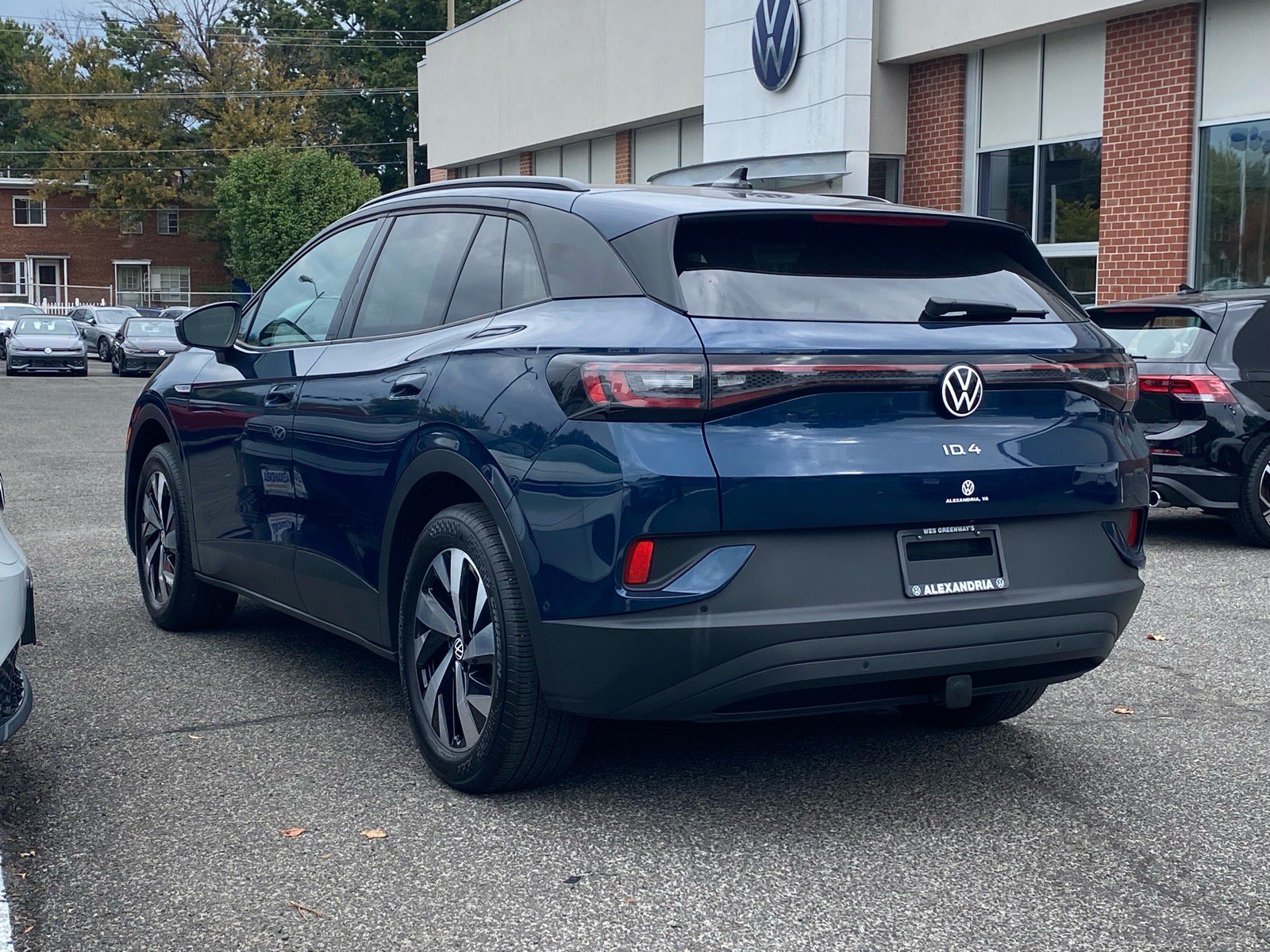 Used 2023 Volkswagen ID.4 Pro AWD/4WD image 5