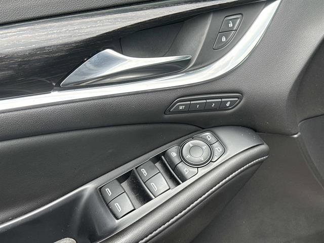 Used 2021 Buick Enclave Avenir w/ Avenir Technology Package AWD/4WD image 11