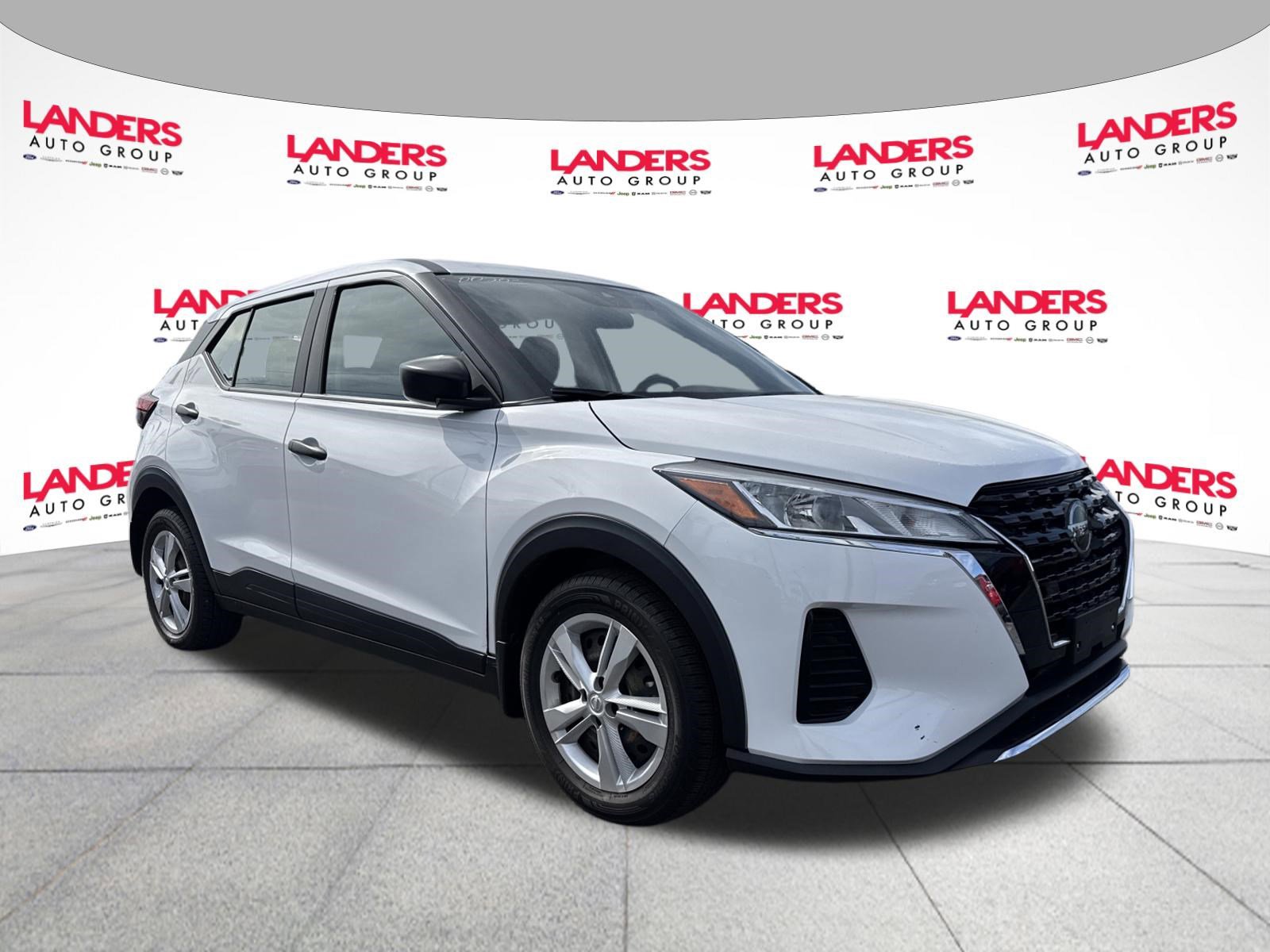 Used 2021 Nissan Kicks S FWD image 1