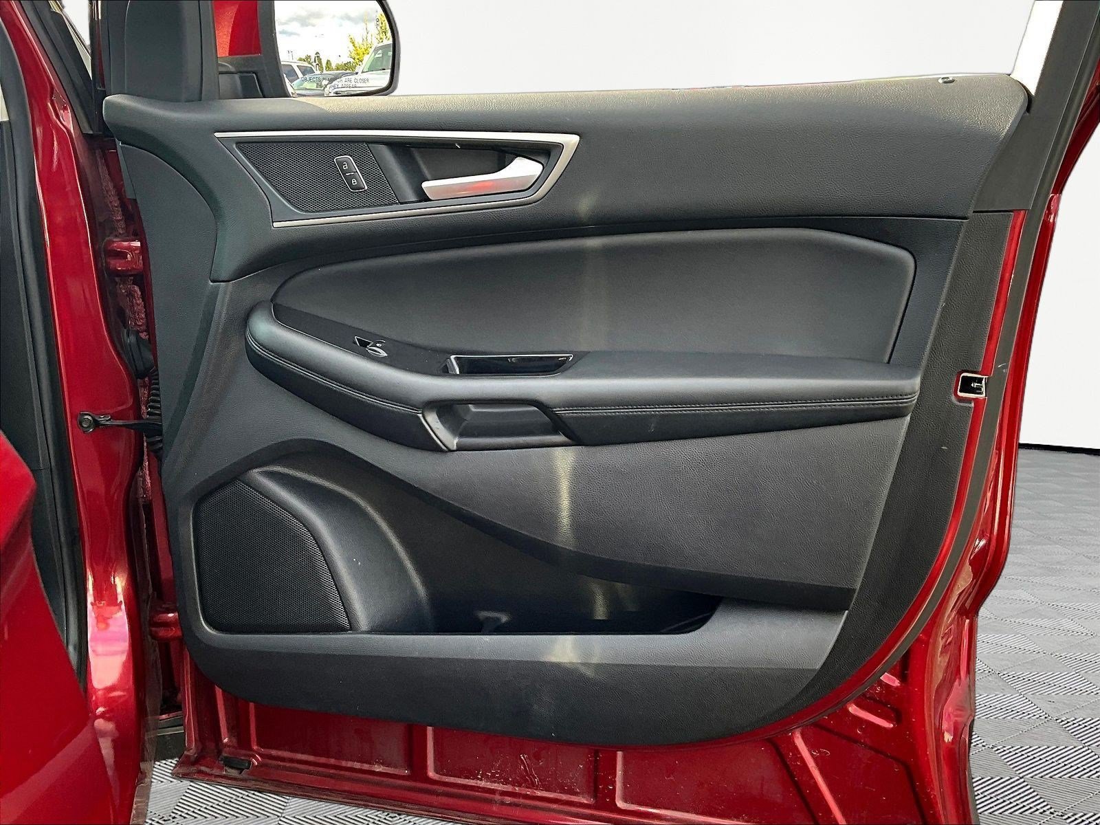 Used 2019 Ford Edge SEL w/ Equipment Group 201A AWD/4WD image 27