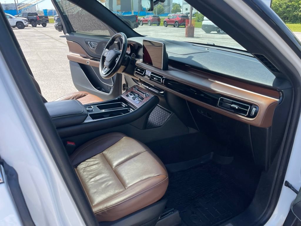 Used 2022 Lincoln Aviator Reserve w/ Equipment Group 201A AWD/4WD image 19