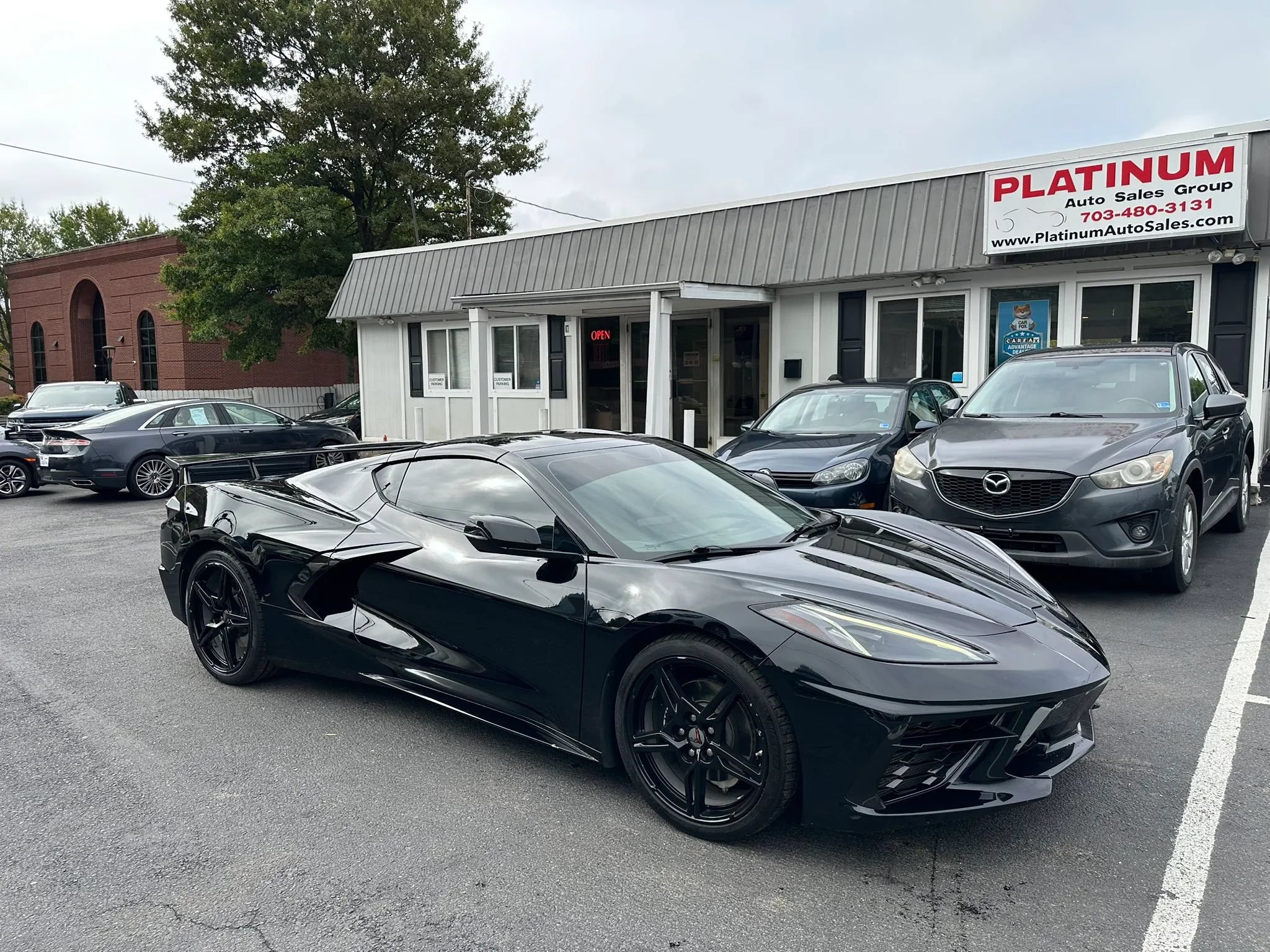 Used 2020 Chevrolet Corvette Stingray Coupe w/ 1LT RWD image 4