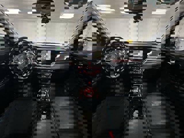 Used 2021 Kia Niro EX Premium image 21