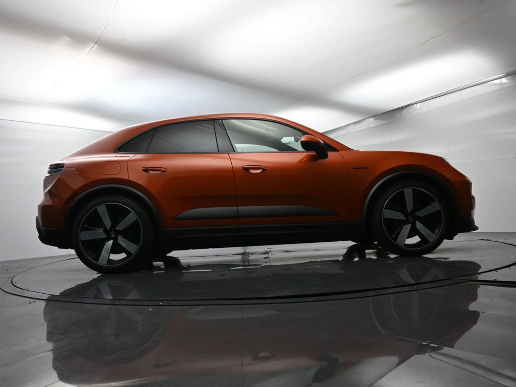 Certified 2025 Porsche Macan Electric image 52