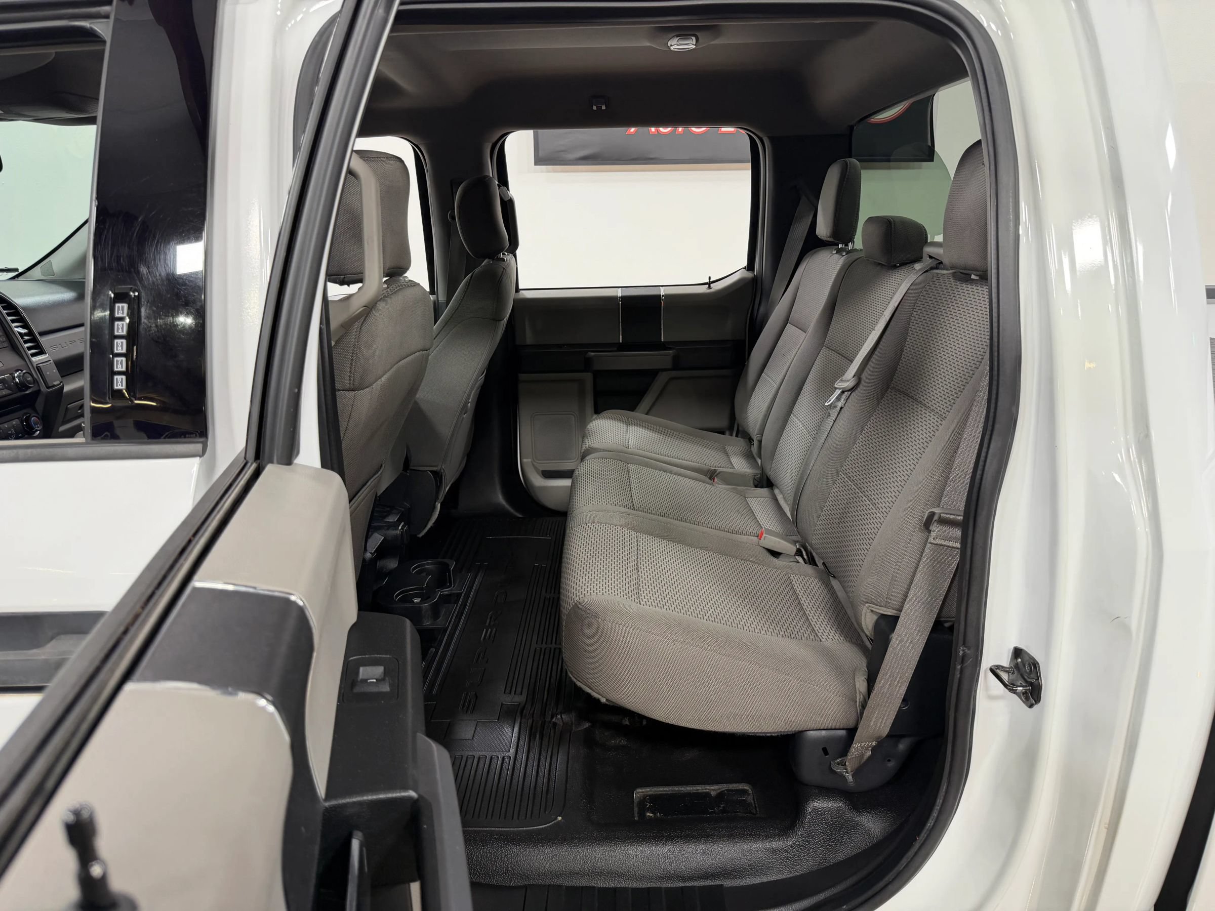 Used 2018 Ford F350 XLT AWD/4WD image 16