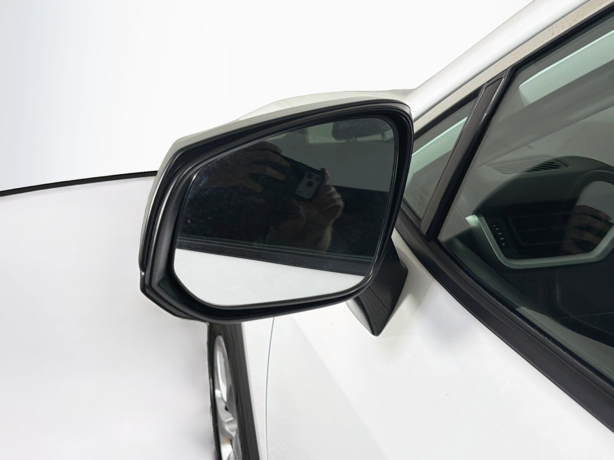 Used 2025 Toyota RAV4 LE FWD image 16