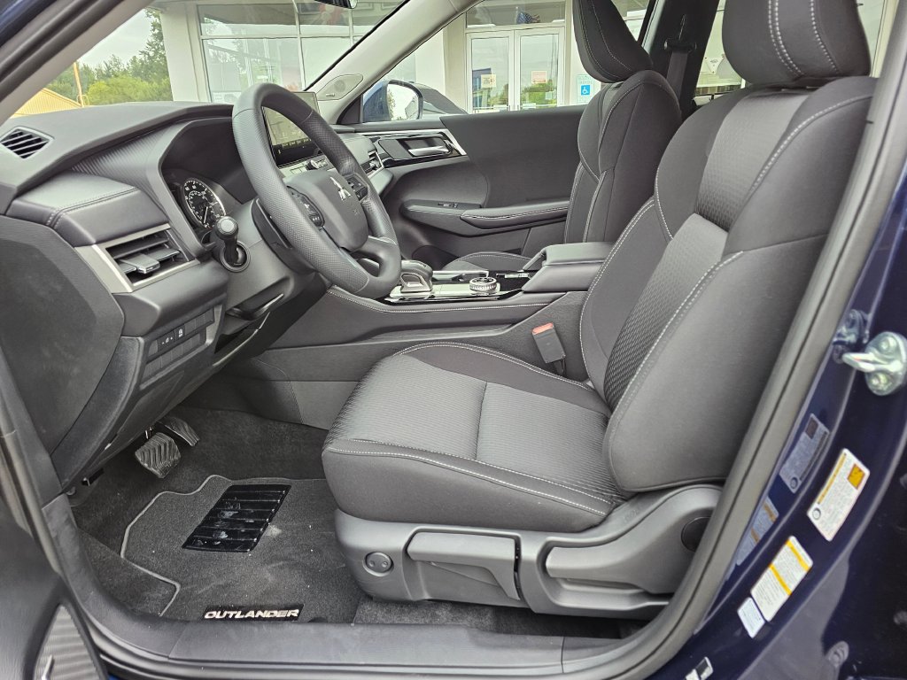 New 2026 Mitsubishi Outlander ES AWD/4WD image 15