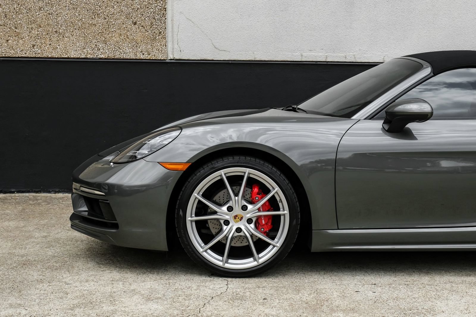 Used 2021 Porsche 718 Boxster S RWD image 22