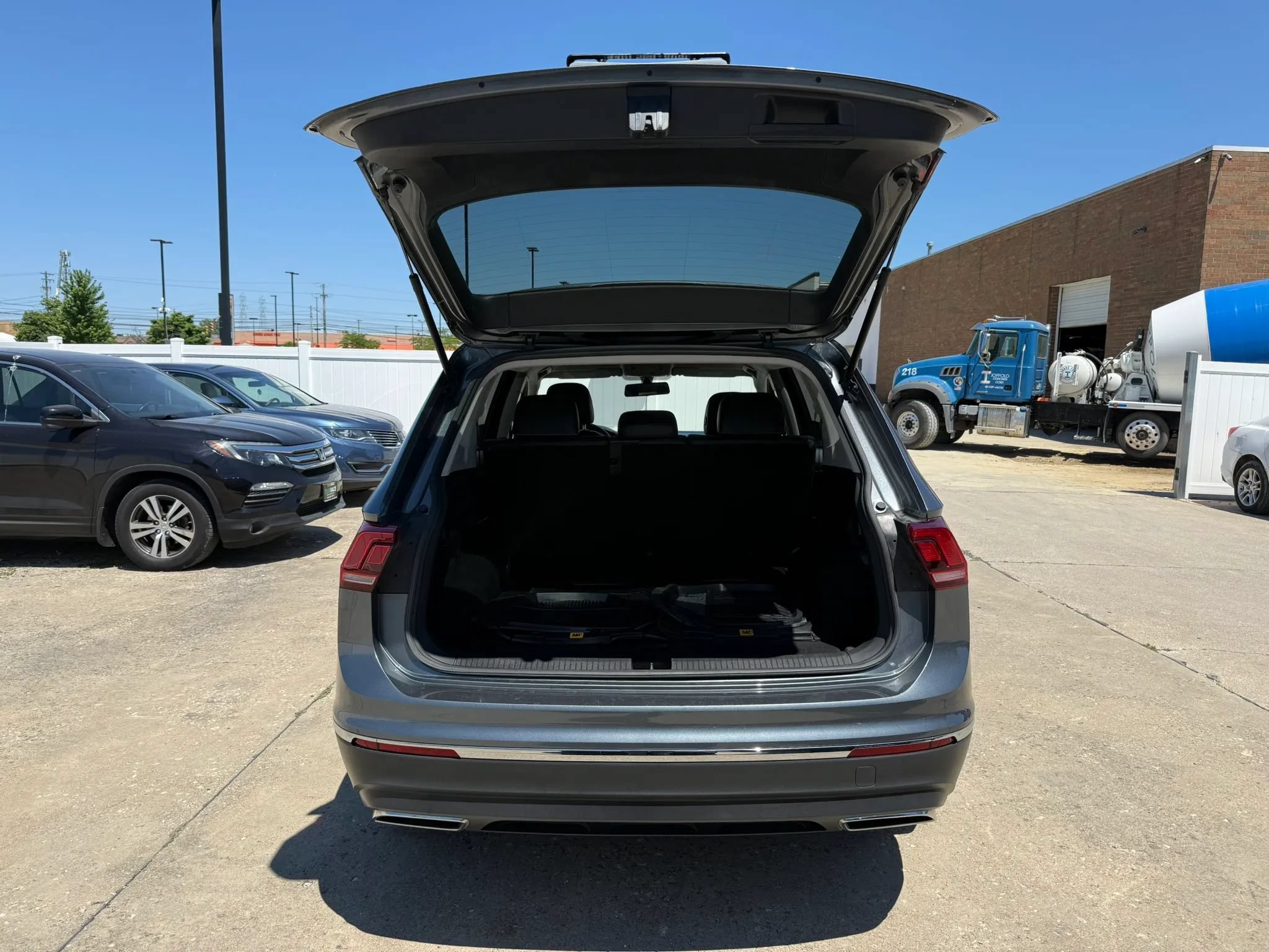 Used 2021 Volkswagen Tiguan SE R-Line AWD/4WD image 13