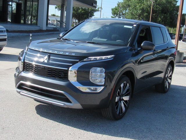 New 2025 Mitsubishi Outlander SE image 6